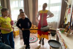 Путешествие-по-русской-избе_01