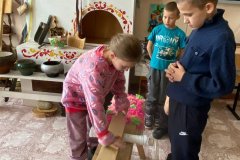 Путешествие-по-русской-избе_03